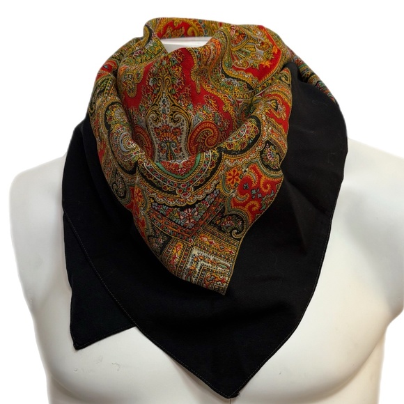 Vintage Hand-Printed Swiss 🇨🇭 Wool Scarf by Robinson & Golluber - 31" x 31" - Picture 8 of 11